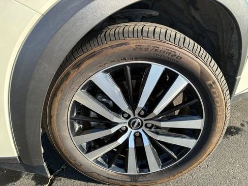 Certified 2023 Nissan Pathfinder Platinum FWD image 9