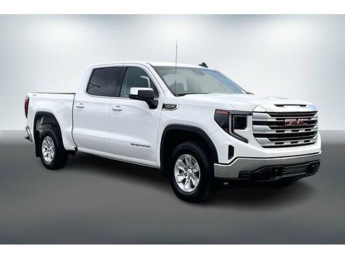 Used 2024 GMC Sierra 1500 SLE image 3