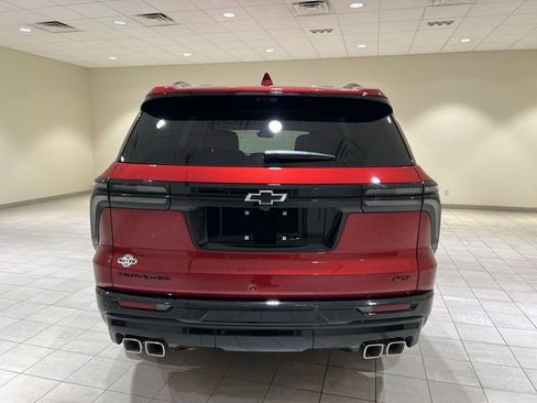 Used 2026 Chevrolet Traverse RS w/ LPO, Floor Liner Package FWD image 4