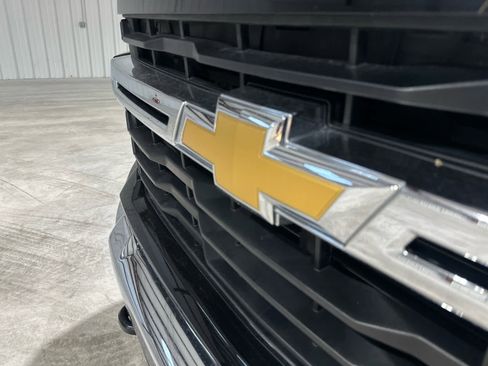 Used 2025 Chevrolet Silverado 2500 LT w/ Convenience Package image 9