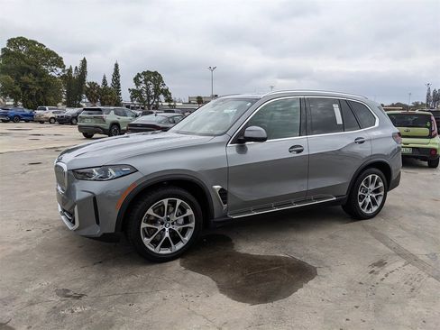 Used 2024 BMW X5 xDrive40i image 5