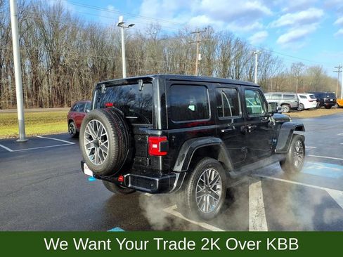 Used 2023 Jeep Wrangler Unlimited Sahara image 6