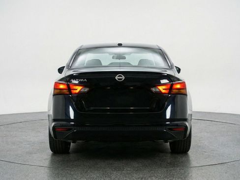 Used 2025 Nissan Altima 2.5 SV image 7