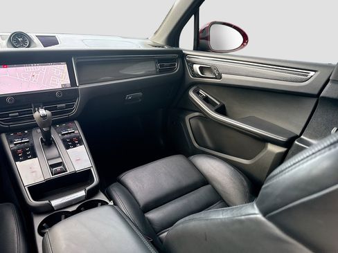 Used 2023 Porsche Macan S w/ Premium Package Plus image 23