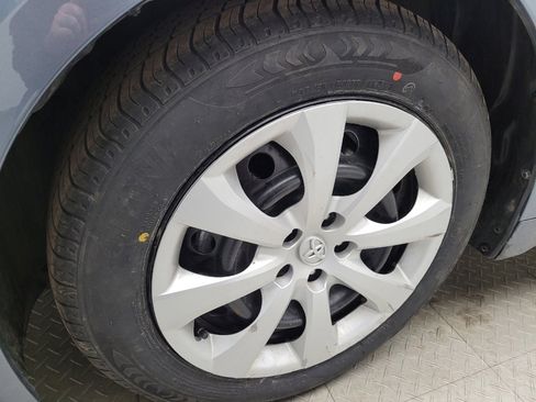 Used 2025 Toyota Corolla LE image 31