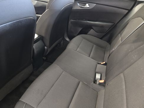 Used 2020 Kia Forte LXS FWD image 29