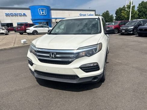 Used 2017 Honda Pilot LX image 2
