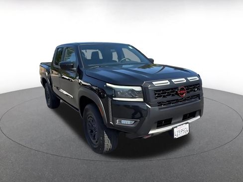 Used 2026 Nissan Frontier PRO-4X AWD/4WD image 3