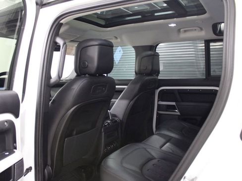 Used 2020 Land Rover Defender 110 HSE image 38