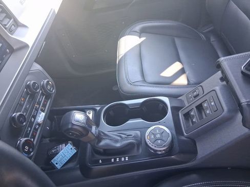 Used 2025 Ford Bronco Outer Banks AWD/4WD image 15