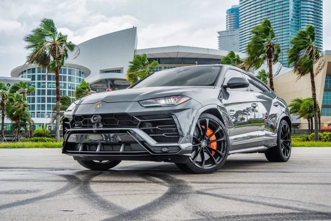 Used 2021 Lamborghini Urus AWD/4WD image 2