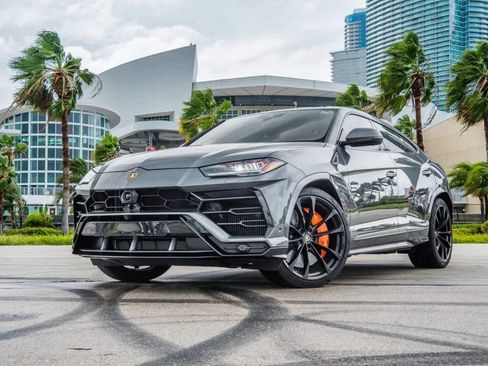 Used 2021 Lamborghini Urus AWD/4WD image 2