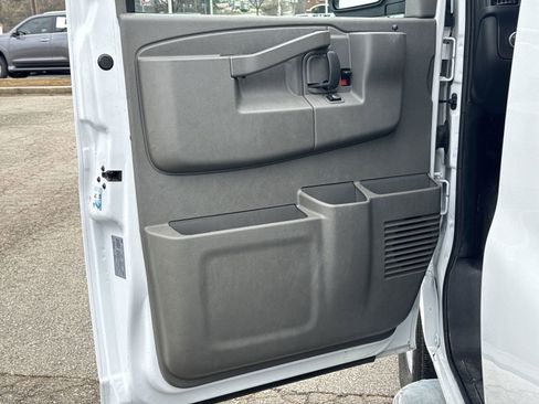 Used 2024 GMC Savana 2500 w/ Driver Convenience Package image 14