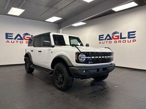 New 2025 Ford Bronco Outer Banks w/ Black Appearance Package image 2