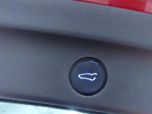 Used 2020 Tesla Model Y Long Range image 24