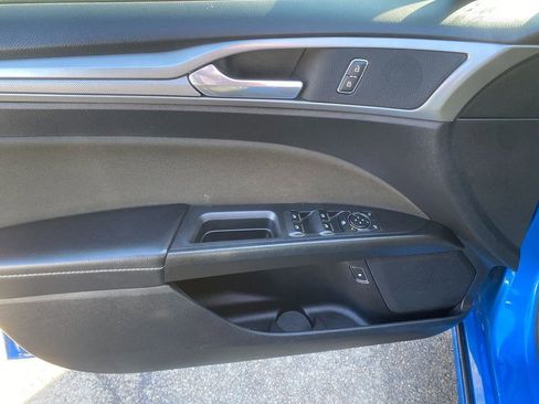 Used 2019 Ford Fusion SE image 11