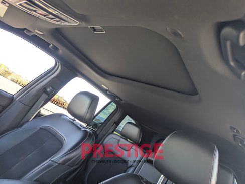 Used 2023 Jeep Grand Cherokee Altitude AWD/4WD image 28