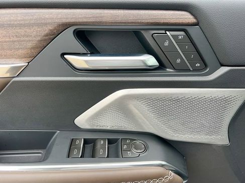 New 2026 GMC Acadia Denali Ultimate AWD/4WD image 13