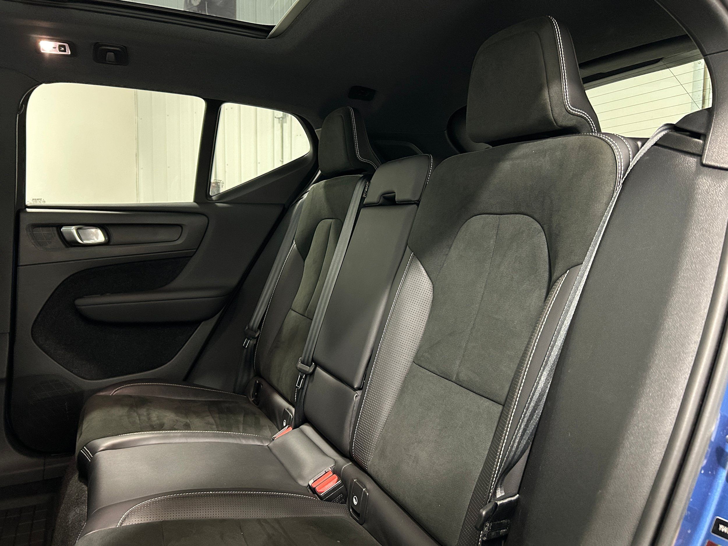 Used 2020 Volvo XC40 T5 R-Design AWD/4WD image 29
