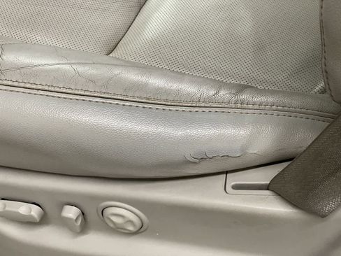 Used 2012 Chevrolet Avalanche LTZ image 41