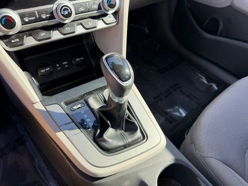 Used 2020 Hyundai Elantra SEL FWD image 28