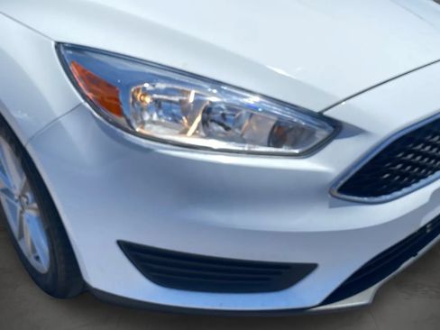 Used 2017 Ford Focus SE FWD image 35