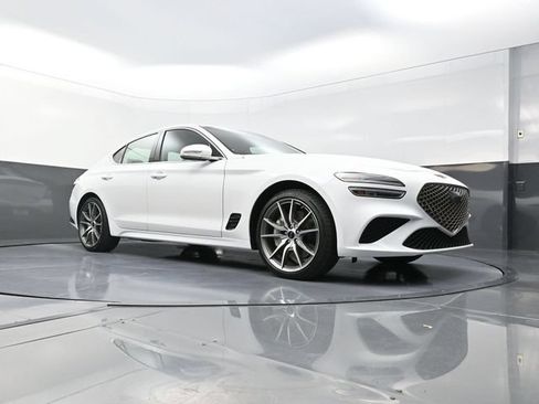 Used 2025 Genesis G70 2.5T RWD image 30