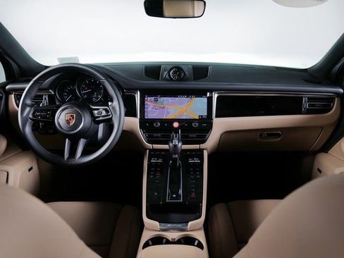 Certified 2025 Porsche Macan 2.0L I4 Turbo image 12