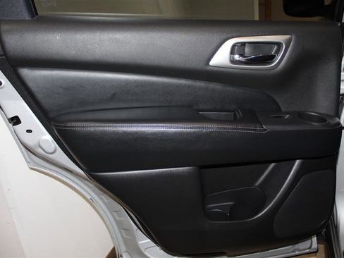 Used 2013 Nissan Pathfinder SL w/ SL Premium Pkg AWD/4WD image 32