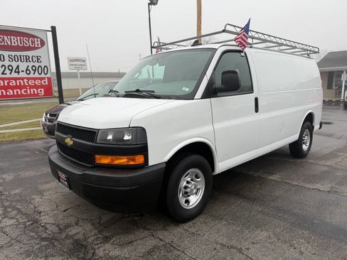Used 2021 Chevrolet Express 3500 w/ Driver Convenience Package image 2