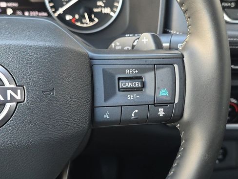 Used 2025 Nissan Rogue SV AWD/4WD image 28