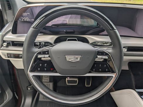 New 2026 Cadillac Vistiq Luxury w/ LPO, Floor Liner Package image 18