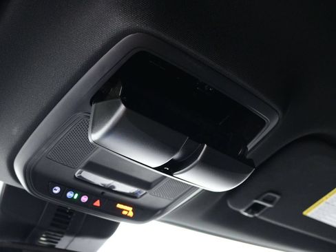 Used 2025 Buick Enclave Sport Touring FWD image 26