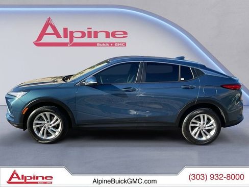 Used 2025 Buick Envista Preferred image 2