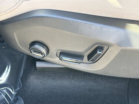 Certified 2026 Volvo XC60 B5 Plus w/ Protection Package Premier image 18