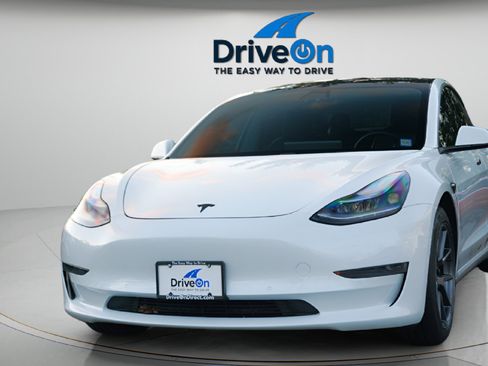 Used 2021 Tesla Model 3 Standard Range Plus RWD image 16