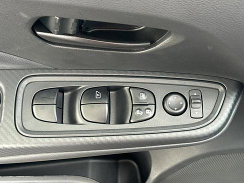 New 2025 Nissan Versa S image 17