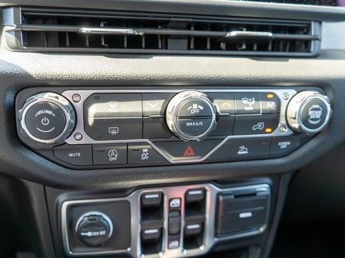 New 2026 Jeep Gladiator Sport AWD/4WD image 20