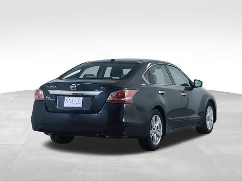 Used 2015 Nissan Altima 2.5 SV w/ Convenience Package FWD image 12