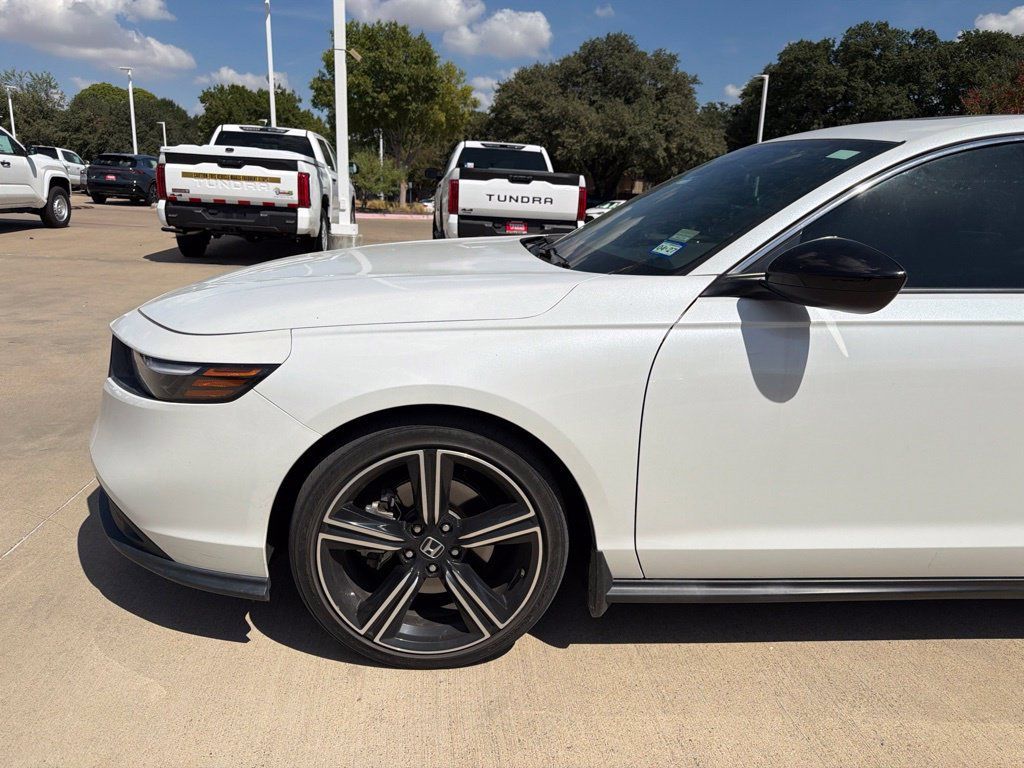 Used 2023 Honda Accord Sport image 2