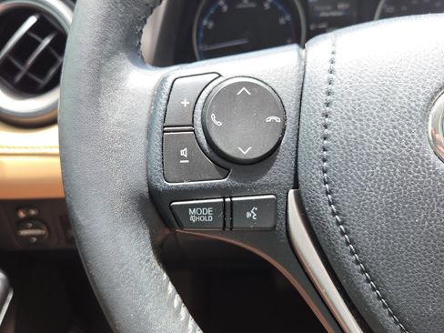 Used 2018 Toyota RAV4 XLE FWD image 24