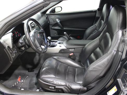 Used 2005 Chevrolet Corvette Convertible w/ Preferred Equipment Group image 3