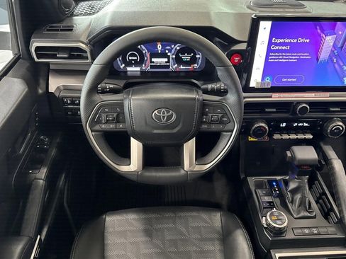 New 2026 Toyota 4Runner SR5 AWD/4WD image 24