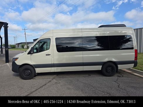 Used 2025 Mercedes-Benz Sprinter 2500 image 2