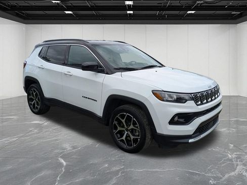 Used 2025 Jeep Compass Limited AWD/4WD image 7