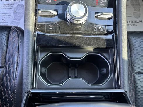 Used 2022 Jeep Grand Cherokee Summit w/ Luxury Tech Group V image 17