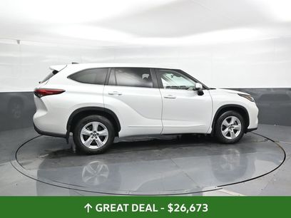 Used 2023 Toyota Highlander LE