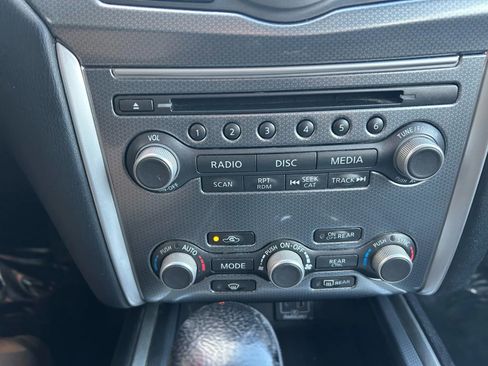 Used 2020 Nissan Pathfinder SL image 11