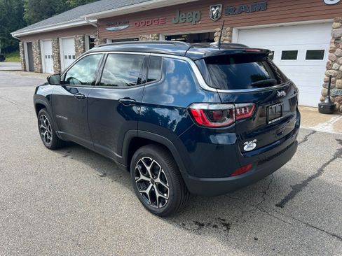 New 2026 Jeep Compass Limited AWD/4WD image 7