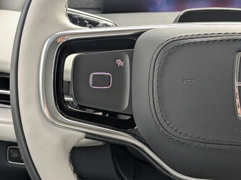 New 2025 Lincoln Navigator L Reserve image 29